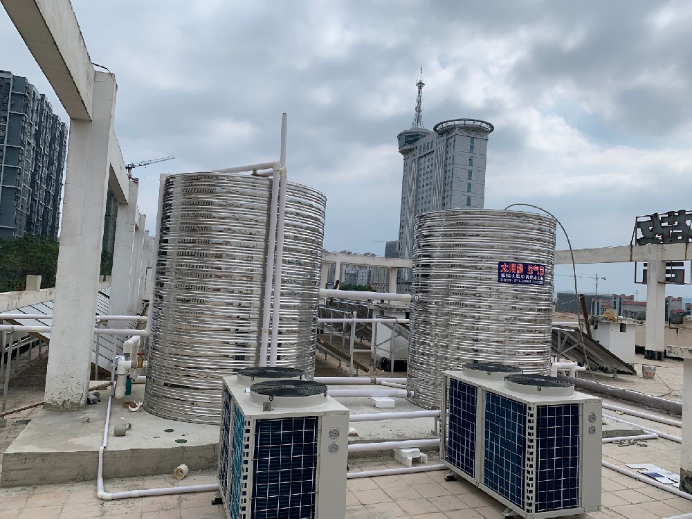 南寧警察學(xué)校太陽能熱水系統(tǒng)順利通過驗收