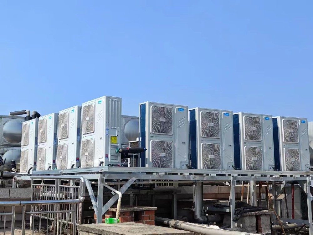 广西美的空气能热水系统，为您的场所提供高效节能的热水解决方案！